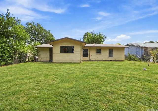 Photo 17 of Single family home for sale at 1807 Harness Ln, San Antonio, TX 78227 | MLS# 2017521 | Listing updated on 2026-09-29