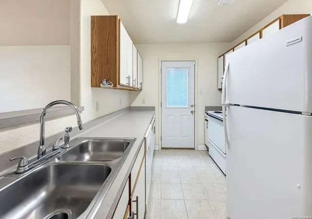Photo 3 of Single family home for sale at 3706 Wetmore Rdg, San Antonio, TX 78247 | MLS# 2017531 | Listing updated on 2026-09-29