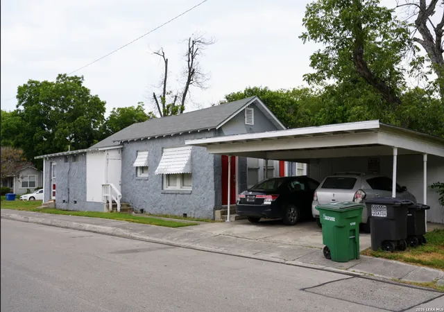 Photo 2 of Multi family home for sale at 1738 Santa Anna, San Antonio, TX 78201 | MLS# 2017555 | Listing updated on 2026-09-18