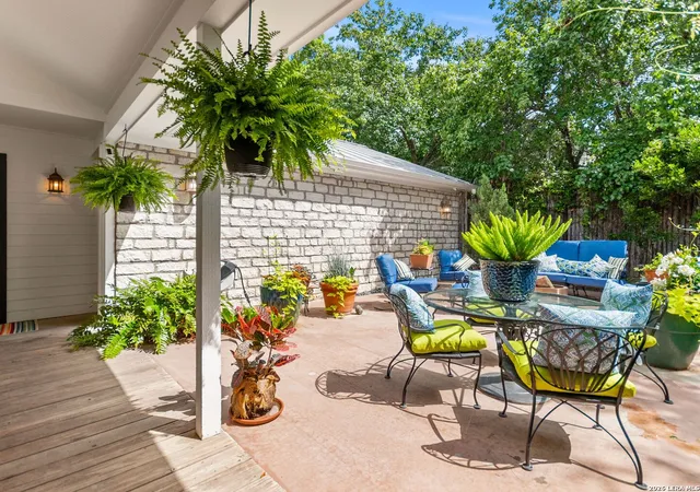 Photo 3 of Single family home for sale at 904 N Lincoln St, Fredericksburg, TX 78624 | MLS# 2017563 | Listing updated on 2026-09-29