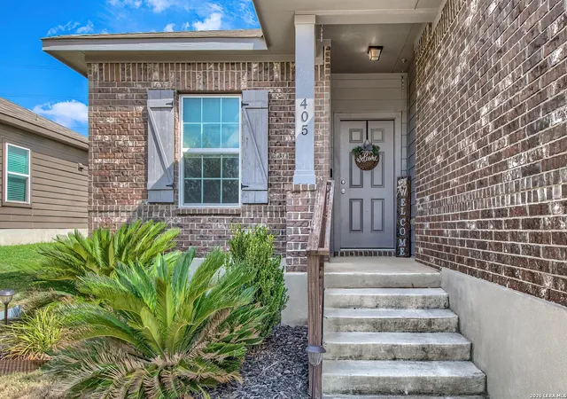 Photo 2 of Single family home for sale at 405 Hunters Ranch E, San Antonio, TX 78253 | MLS# 2017578 | Listing updated on 2026-09-29