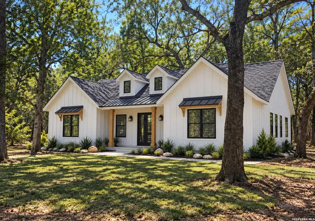Single family home for sale at 729 County Rd 676, Devine, TX 78016 | MLS# 2017607