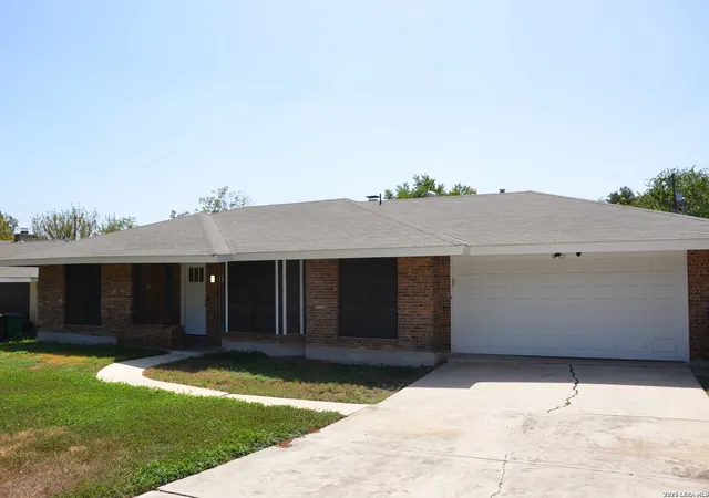 Photo 1 of Sale Pending at 3706 William Penn Dr, San Antonio, TX 78230 | MLS# 2017638 | Listing updated on 2026-09-28