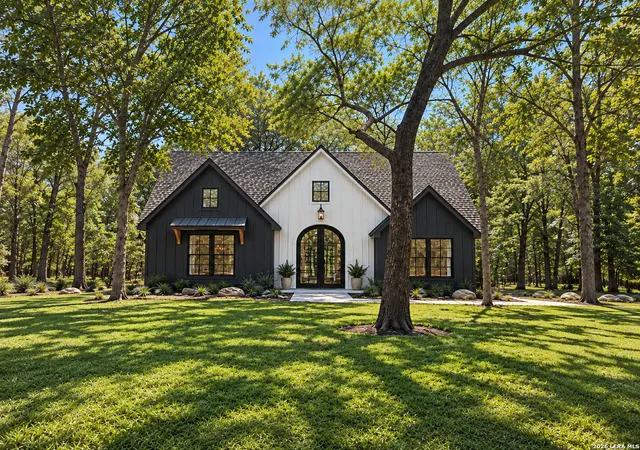 Single family home for sale at 3571 County Rd 676, Devine, TX 78016 | MLS# 2017668