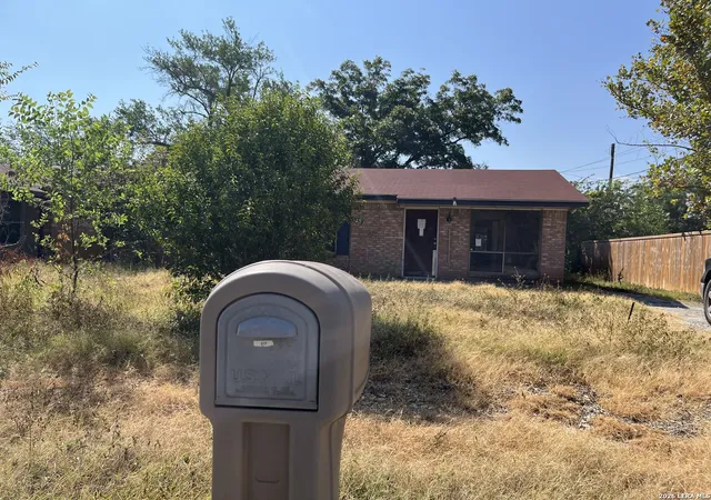 Photo 1 of Single family home for sale at 317 Bohme, Uvalde, TX 78801 | MLS# 2017670 | Listing updated on 2026-09-29