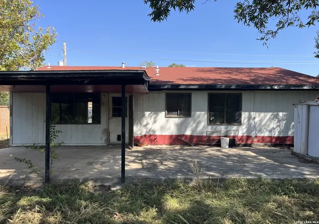 Photo 2 of Single family home for sale at 317 Bohme, Uvalde, TX 78801 | MLS# 2017670 | Listing updated on 2026-09-29