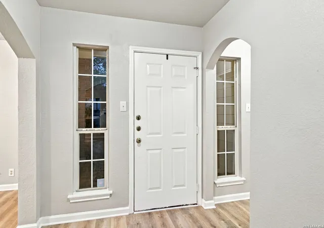 Photo 3 of Sale Pending at 6502 Fontana Pt, San Antonio, TX 78240 | MLS# 2017674 | Listing updated on 2026-09-28