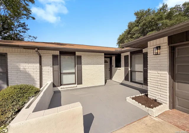 Photo 3 of Single family home for sale at 8346 Athenian, Universal City, TX 78148 | MLS# 2017707 | Listing updated on 2026-09-18