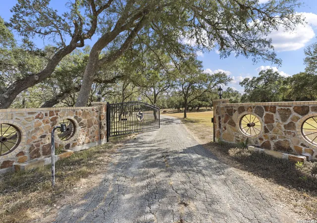 Photo 3 of Single family home for sale at 4708 W Ammann Rd, Bulverde, TX 78163 | MLS# 2017722 | Listing updated on 2026-09-29