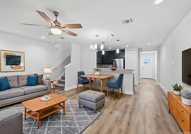 Listing Photo 3 - Condo for sale in building located at 728 Abigail Aly, San Antonio, TX 78253