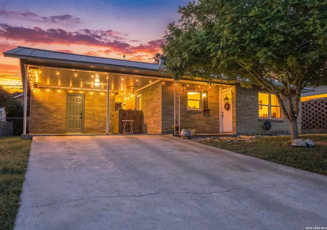 Photo 1 of Single family home for sale at 1602 Deer Trl, Kerrville, TX 78028 | MLS# 2017894 | Listing updated on 2026-10-09