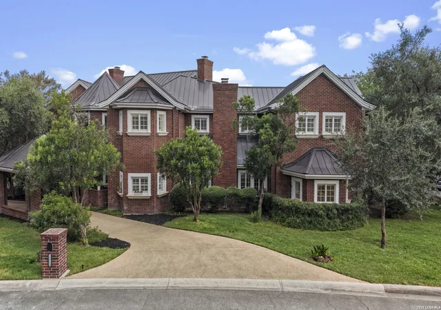 Photo 3 of Mansion for sale at 11723 Ml Rock Rd, San Antonio, TX 78230 | MLS# 2017918 | Listing updated on 2026-10-21
