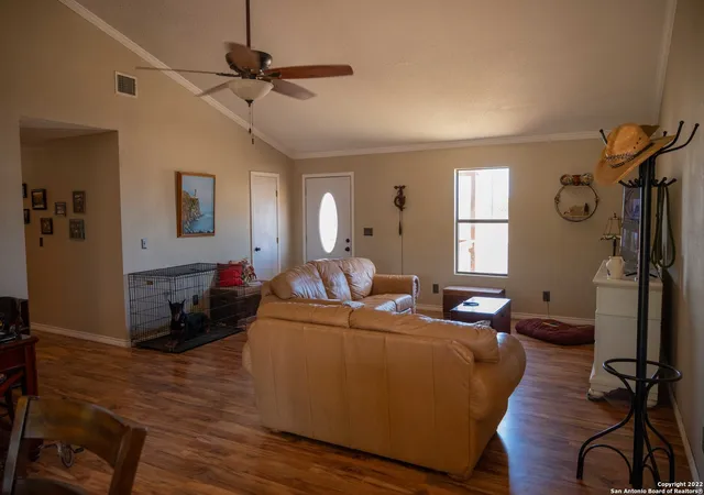 Photo 4 of Single family home for sale at 604 Mountain View Dr, Bandera, TX 78003 | MLS# 2017964 | Listing updated on 2026-10-01