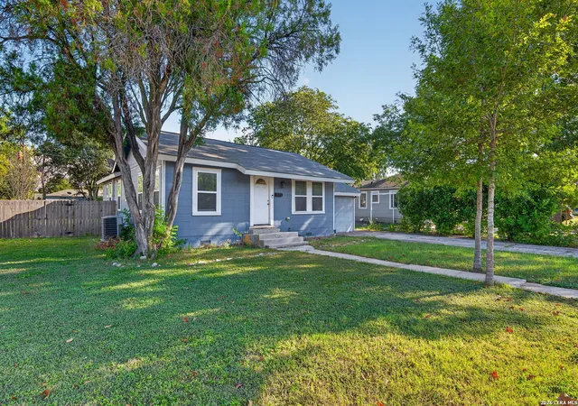 Photo 2 of Single family home for sale at 504 Aero Ave, Schertz, TX 78154 | MLS# 2017990 | Listing updated on 2026-10-01