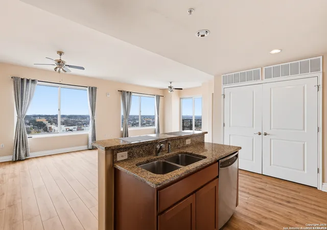 Photo 3 of Condo for sale at 215 Center #UNIT 1205, San Antonio, TX 78202 | MLS# 2017995 | Listing updated on 2026-09-25