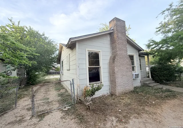 Photo 1 of Single family home for sale at 321 Mary, San Antonio, TX 78214 | MLS# 2018007 | Listing updated on 2026-09-21