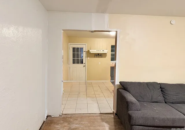 Photo 3 of Single family home for sale at 321 Mary, San Antonio, TX 78214 | MLS# 2018007 | Listing updated on 2026-09-21