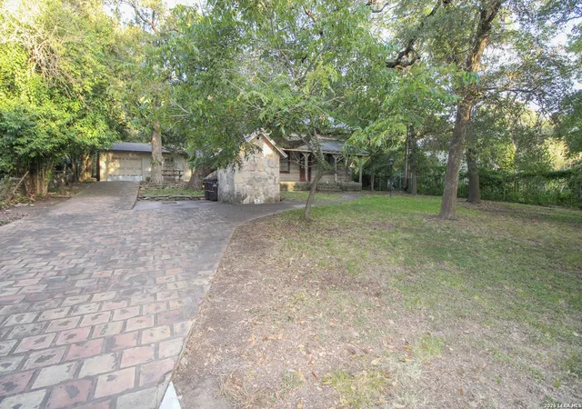 Photo 3 of Single family home for sale at 19706 Scenic Loop Rd, Helotes, TX 78023 | MLS# 2018073 | Listing updated on 2026-09-21