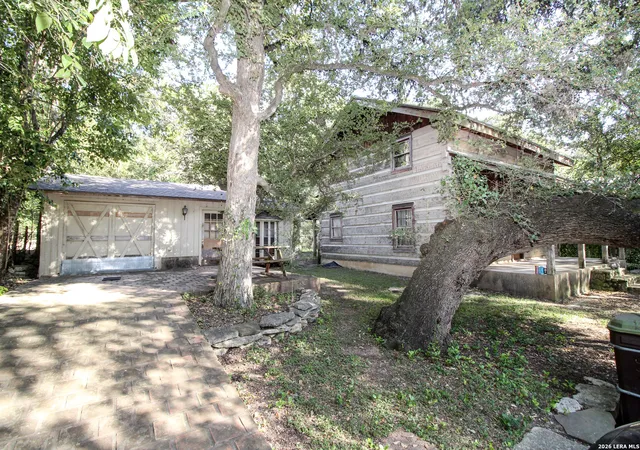 Photo 4 of Single family home for sale at 19706 Scenic Loop Rd, Helotes, TX 78023 | MLS# 2018073 | Listing updated on 2026-09-21