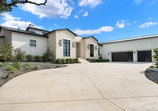 Photo 3 of Single family home for sale at 51 Via Aragon, San Antonio, TX 78257 | MLS# 2018085 | Listing updated on 2026-09-21