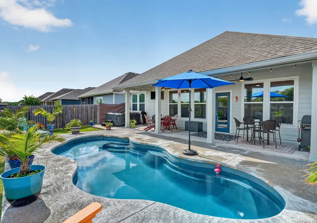 Photo 1 of Single family home for sale at 101 Shady Ter Ln, Rockport, TX 78382 | MLS# 2018091 | Listing updated on 2026-09-23