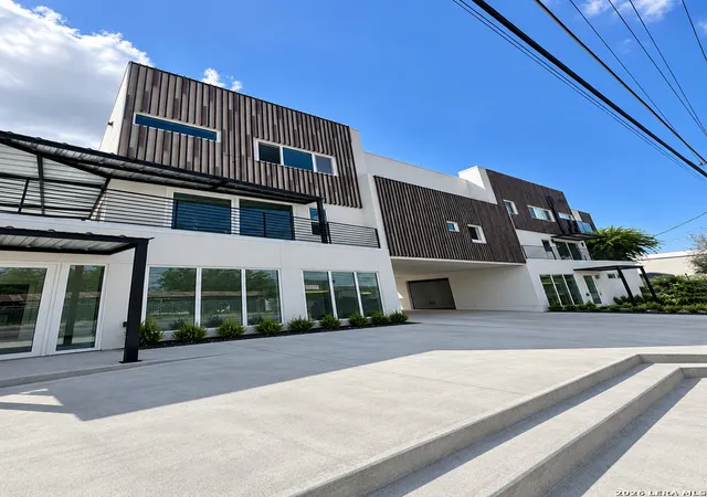 Photo 1 of Condo for sale at 2619 S Flores St #1, San Antonio, TX 78204 | MLS# 2018097 | Listing updated on 2026-09-21