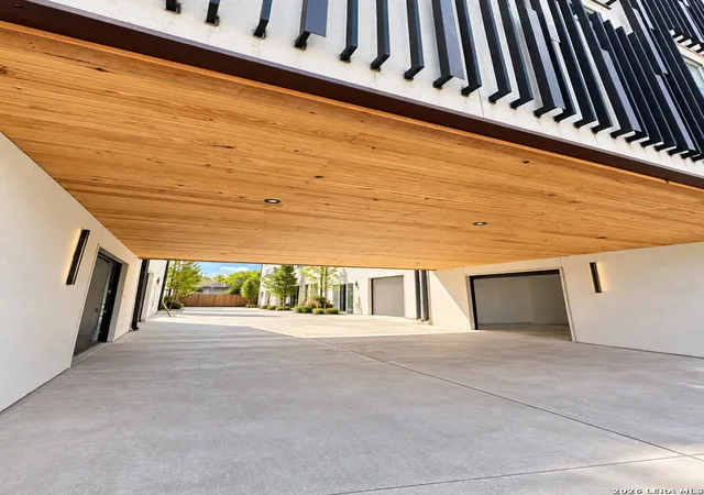 Photo 3 of Condo for sale at 2619 S Flores St #1, San Antonio, TX 78204 | MLS# 2018097 | Listing updated on 2026-09-21