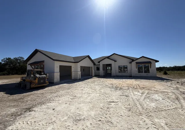 Photo 2 of Single family home for sale at 1014 Horseshoe Fls, Bandera, TX 78003 | MLS# 2018127 | Listing updated on 2026-09-21