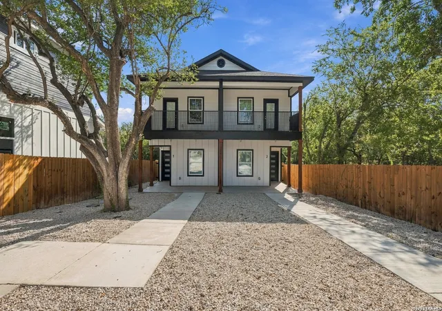 Photo 2 of Multi family home for sale at 818 S Mel Waiters, San Antonio, TX 78203 | MLS# 2018156 | Listing updated on 2026-10-02