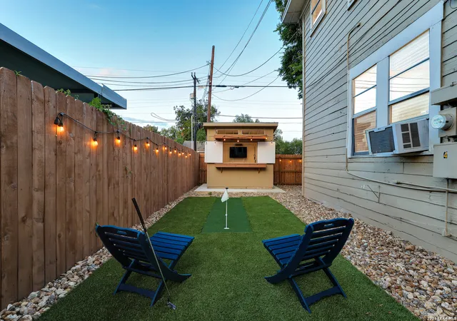 Photo 2 of Multi family home for sale at 423 E Ashby Pl, San Antonio, TX 78212 | MLS# 2018182 | Listing updated on 2026-09-22