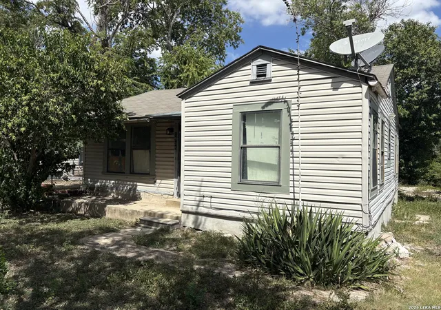 Photo 1 of Single family home for sale at 1935 Lamar St, San Antonio, TX 78202 | MLS# 2018195 | Listing updated on 2026-10-02