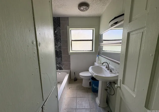 Photo 4 of Single family home for sale at 1935 Lamar St, San Antonio, TX 78202 | MLS# 2018195 | Listing updated on 2026-10-02