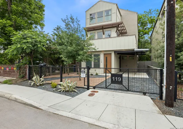 Photo 3 of Single family home for sale at 119 E Fest St, San Antonio, TX 78204 | MLS# 2018206 | Listing updated on 2026-09-21