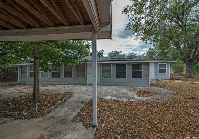 Photo 25 of Single family home for sale at 2705 Ave I, Hondo, TX 78861 | MLS# 2018214 | Listing updated on 2026-09-21
