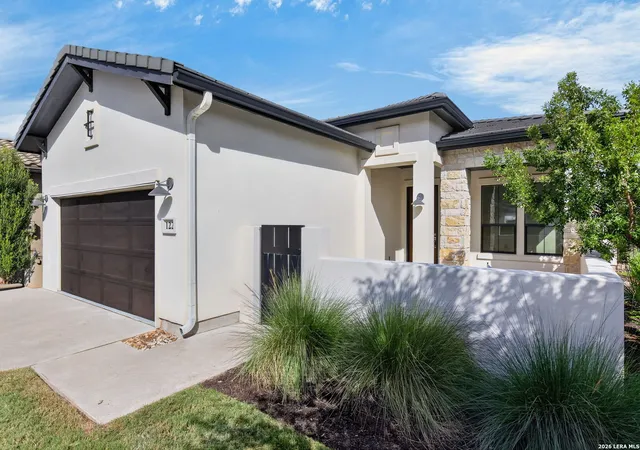 Photo 1 of Single family home for sale at 122 Rivalto Dr, Horseshoe Bay, TX 78657 | MLS# 2018226 | Listing updated on 2026-09-21