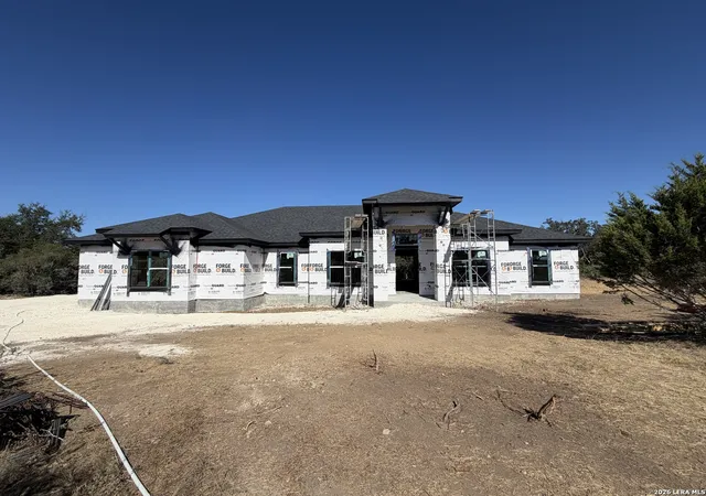 Photo 3 of Single family home for sale at 1063 Lariat Tr, Bandera, TX 78003 | MLS# 2018229 | Listing updated on 2026-09-21