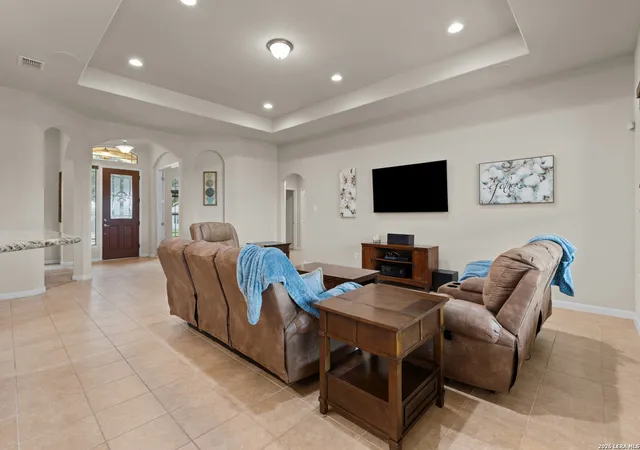 Photo 4 of Single family home for sale at 13411 Leeward Ln, San Antonio, TX 78263 | MLS# 2018235 | Listing updated on 2026-10-22