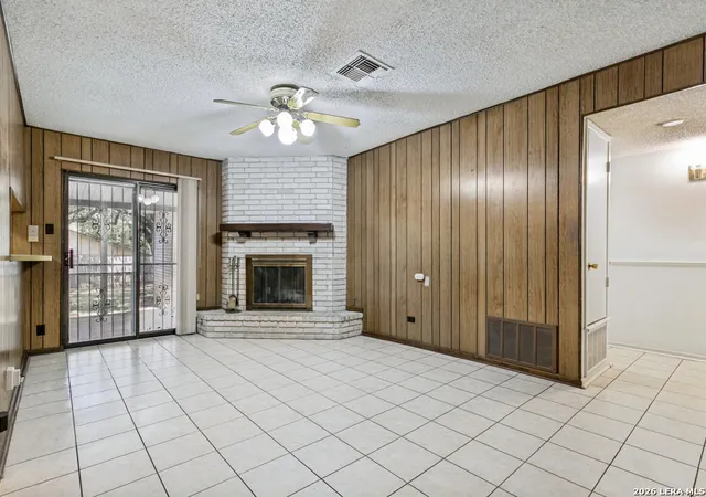 Photo 4 of Single family home for sale at 7331 Crownpiece, San Antonio, TX 78240 | MLS# 2018252 | Listing updated on 2026-09-21