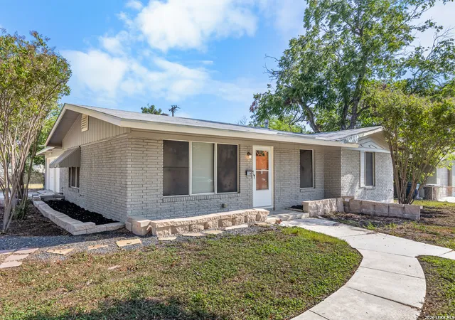 Photo 3 of Single family home for sale at 1327 Oblate Dr, San Antonio, TX 78216 | MLS# 2018254 | Listing updated on 2026-09-22