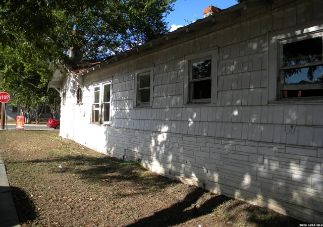 Photo 2 of Single family home for sale at 202 Preston, San Antonio, TX 78210 | MLS# 2018267 | Listing updated on 2026-10-02