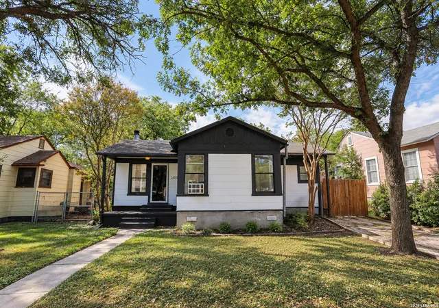 Single family home for sale at 1418 W Lullwood Ave, San Antonio, TX 78201 | MLS# 2018268