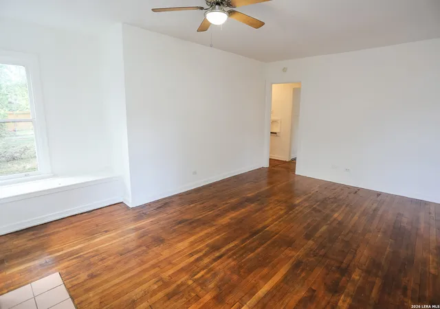 Photo 4 of Single family home for sale at 1418 W Lullwood Ave, San Antonio, TX 78201 | MLS# 2018268 | Listing updated on 2026-09-22