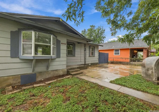 Photo 3 of Single family home for sale at 6542 Tahoka St, San Antonio, TX 78227 | MLS# 2018318 | Listing updated on 2026-09-22