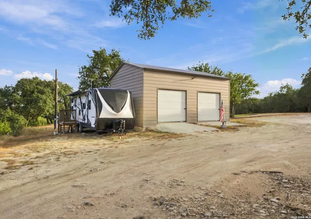 Photo 4 of Single family home for sale at 266 Agarita, Lakehills, TX 78063 | MLS# 2018361 | Listing updated on 2026-09-22