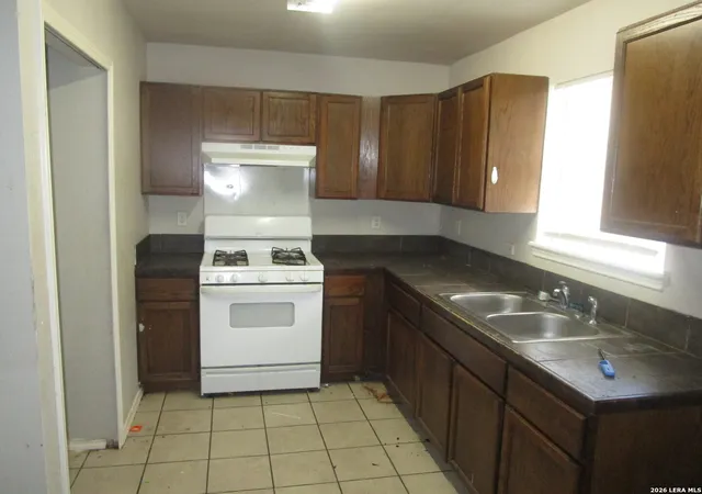 Listing Photo 5 - Condo for sale in building located at 235 Cantrell, San Antonio, TX 78221