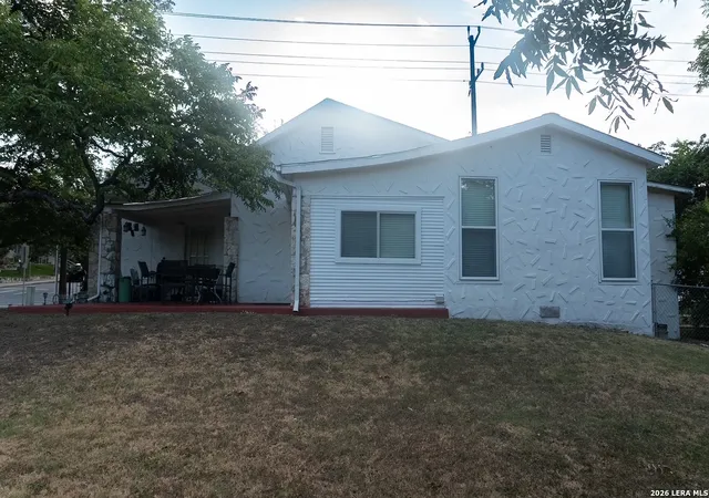 Photo 2 of Multi family home for sale at 133 W Huisache Ave, San Antonio, TX 78212 | MLS# 2018412 | Listing updated on 2026-09-23