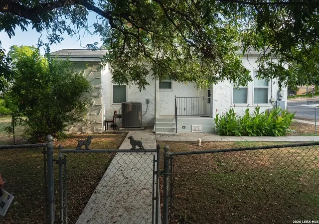 Photo 4 of Multi family home for sale at 133 W Huisache Ave, San Antonio, TX 78212 | MLS# 2018412 | Listing updated on 2026-09-23