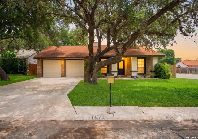 Photo 2 of Single family home for sale at 6202 Ridge Arbor St, San Antonio, TX 78250 | MLS# 2018474 | Listing updated on 2026-09-22
