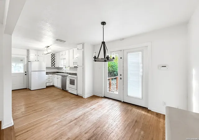 Photo 4 of Single family home for sale at 549 W Merriweather, New Braunfels, TX 78130 | MLS# 2018523 | Listing updated on 2026-09-22