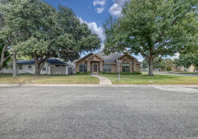 Photo 1 of Single family home for sale at 1 Cypress Cir, Uvalde, TX 78801 | MLS# 2018532 | Listing updated on 2026-09-22